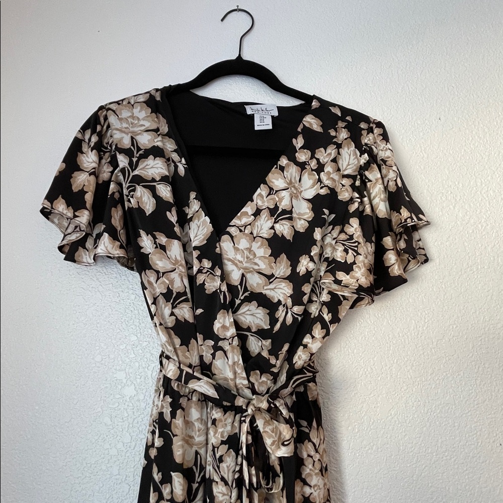 Nicole Miller Floral Satin Wrap belted Midi Dress Size Medium